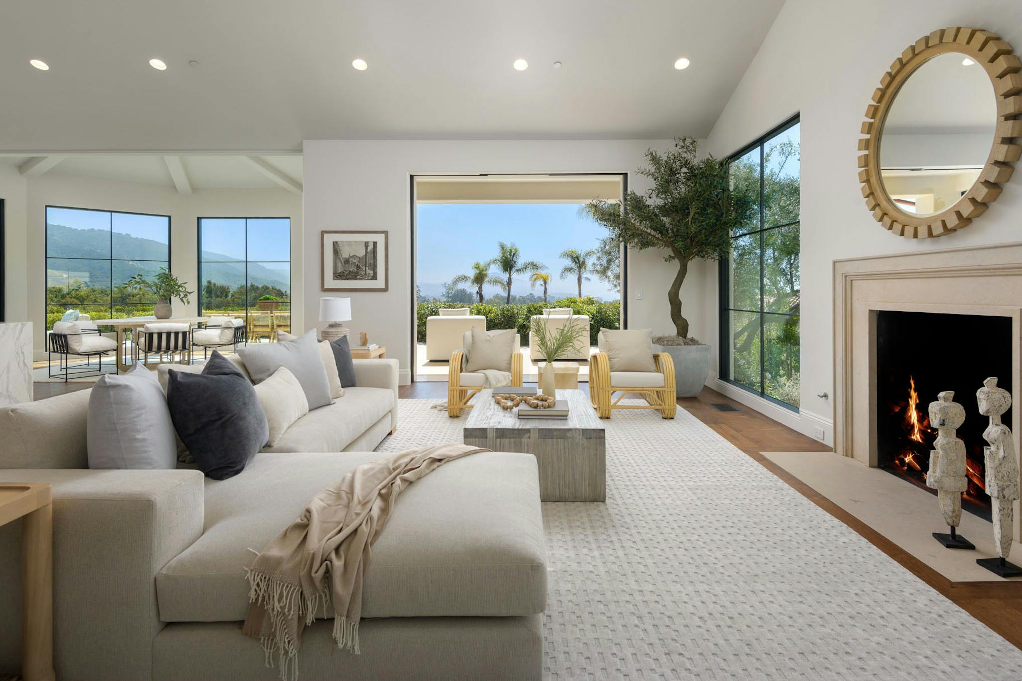 Meridith-Baer-Home-Estate-Southern-California-Montecito-Ranch-Estate-Great-Room